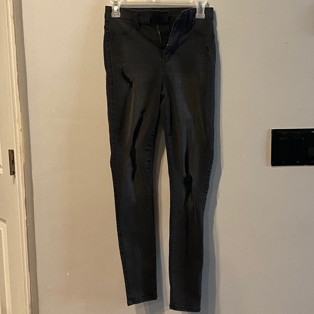 Ripped, high waisted jeans